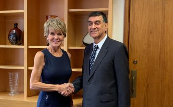 Pakistan offers student exchange programmes with Australia Pakistan offers Australian student