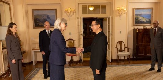 New Chinese Ambassador Liu Jinsong Presents Credentials to Governor-General